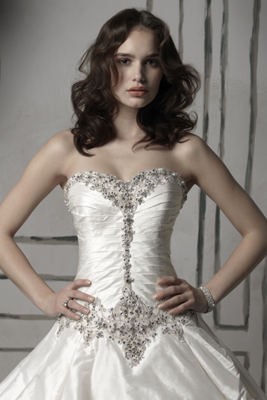 Modest strapless A-Line Bridal Gown / Wedding Dress BO112